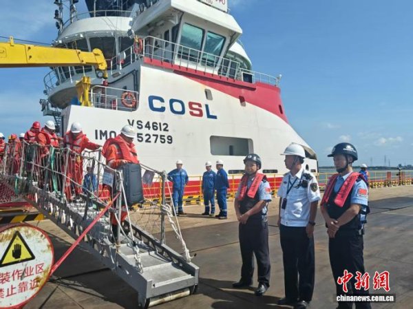 开源策略 湛江318艘商船锚泊 8艘大马力拖轮备战台风